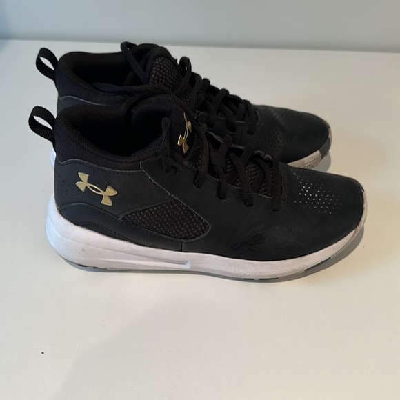 Under Armour Grade School Jet 21 Basketball - Picture 2 of 5